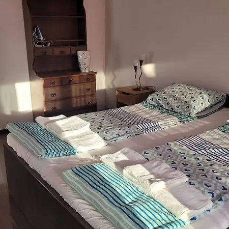 Spacious And Cozy Holiday home *